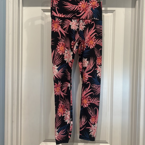 Spiritual Gangster High Vibe Leggings - Picture 4 of 10